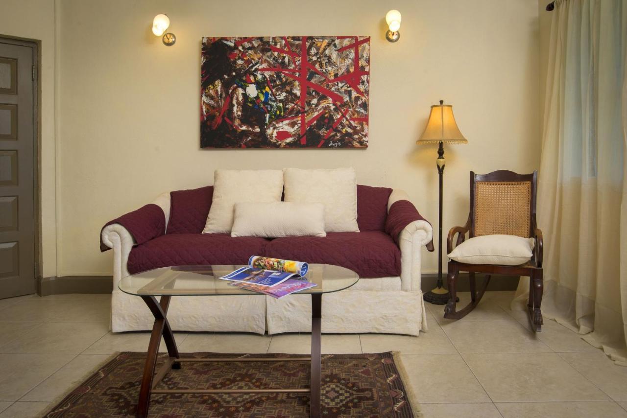 Ground Floor Apartment Located In Hometown, 5 Min Walk To The Beach Saint James Exterior foto